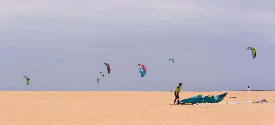 Kitesurfing we Flag Beach Miejsca kitesurfingingowe na Fuerteventurze