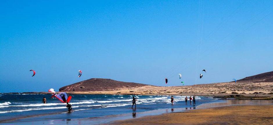 Kitesurfing na plaży w El Médano Miejsca kitesurfingowe na Teneryfie