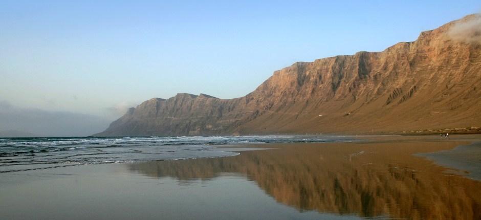 Plaża Famara Popularne plaże na Lanzarote